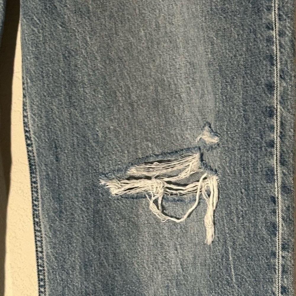 Women’s The Gap, Distressed Blue Jeans,size 12 T. - Picture 8 of 10